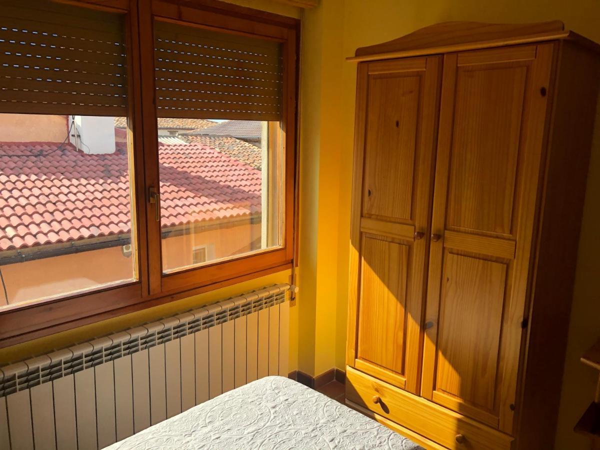 Bar Hostal Torralba De Los Sisones 외부 사진