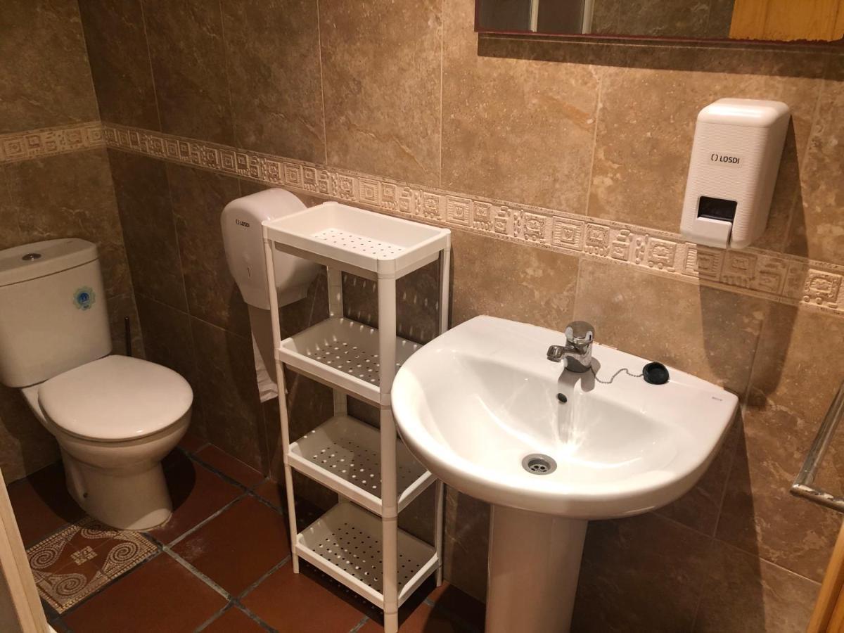 Bar Hostal Torralba De Los Sisones 외부 사진