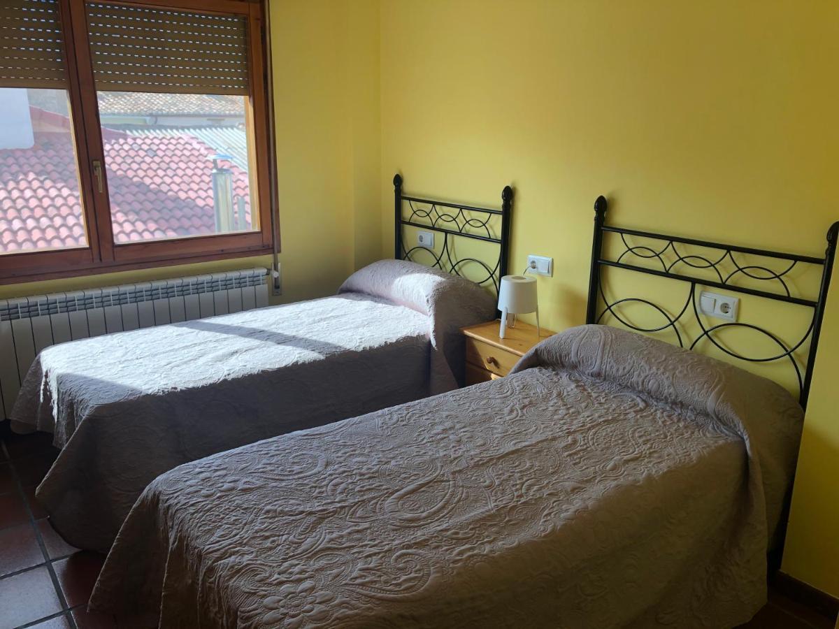 Bar Hostal Torralba De Los Sisones 외부 사진